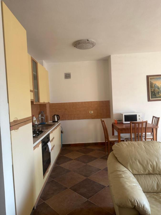 Heart Of Tirana Hotel Luaran gambar