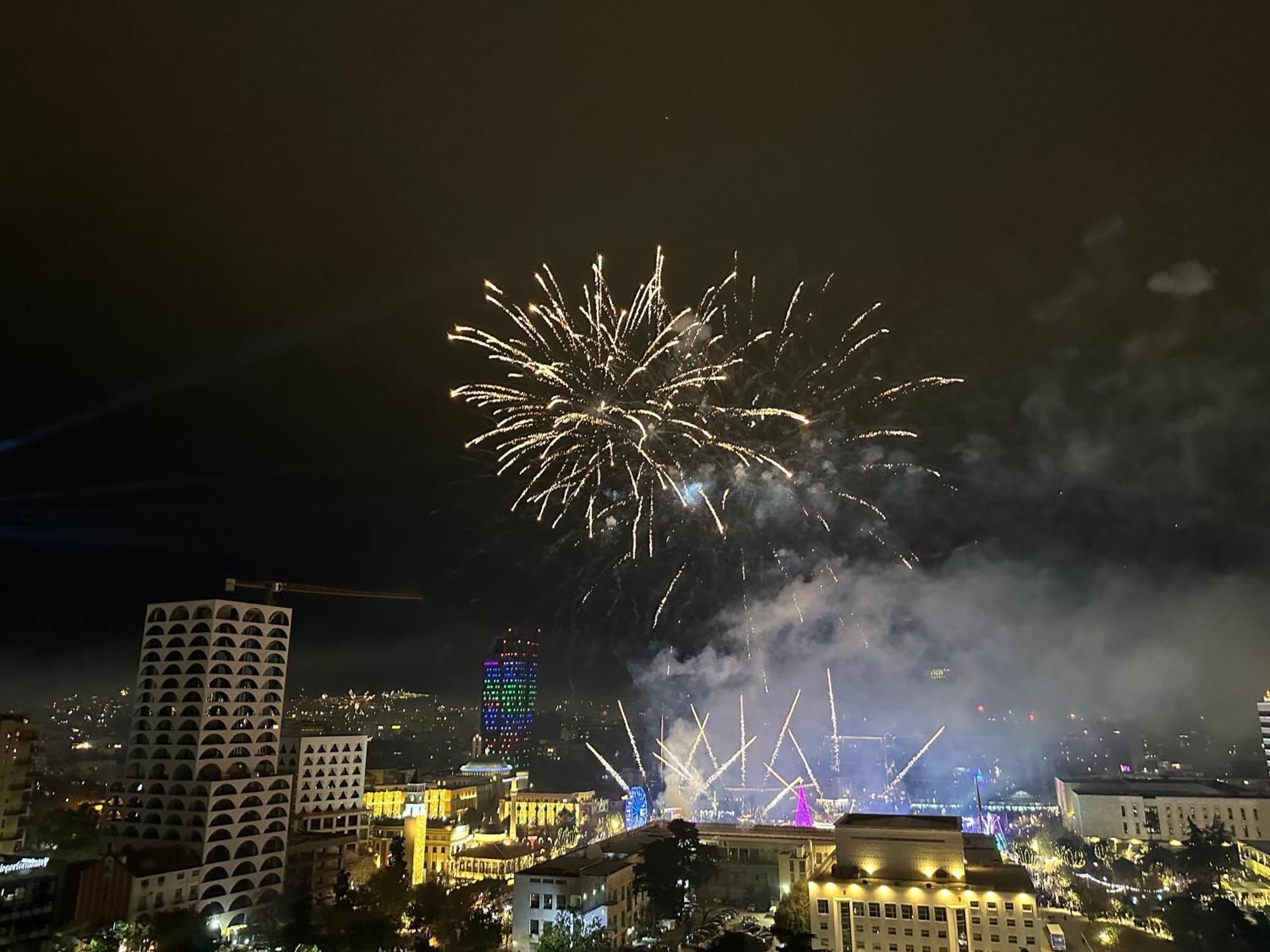Heart Of Tirana Hotel Luaran gambar